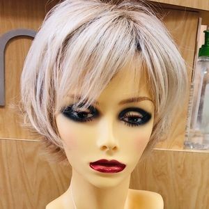 Toni Brattin Light Blond Synthetic Wig. New.